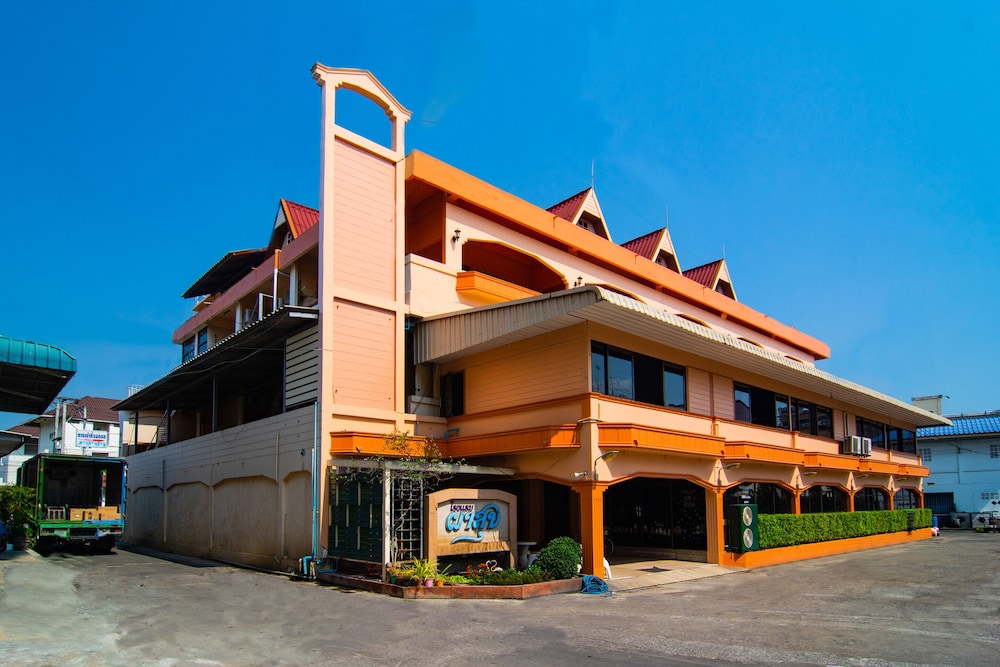 OYO 534 Phasuk Hotel 58/64