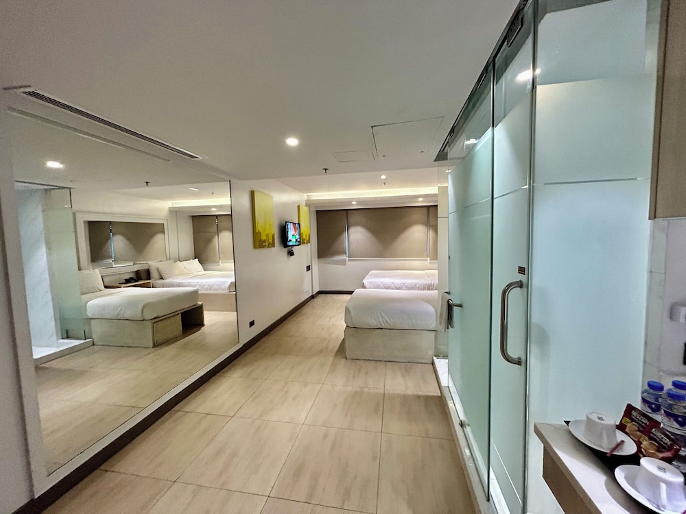 The Mini Suites - Eton Tower Makati 62/63