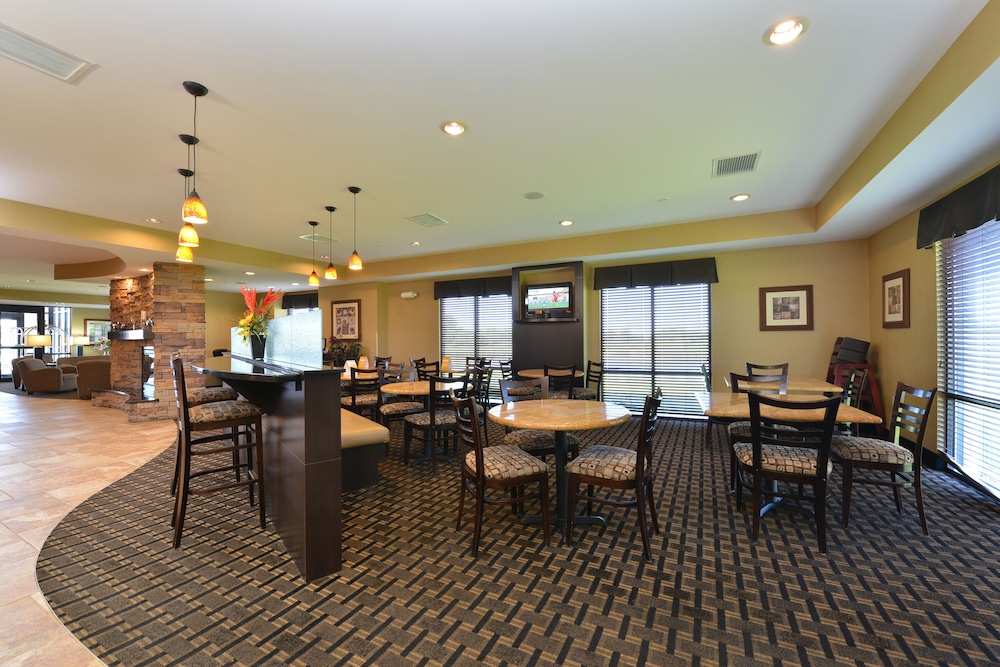 Holiday Inn Express Rochester South Mayo Area 38/43