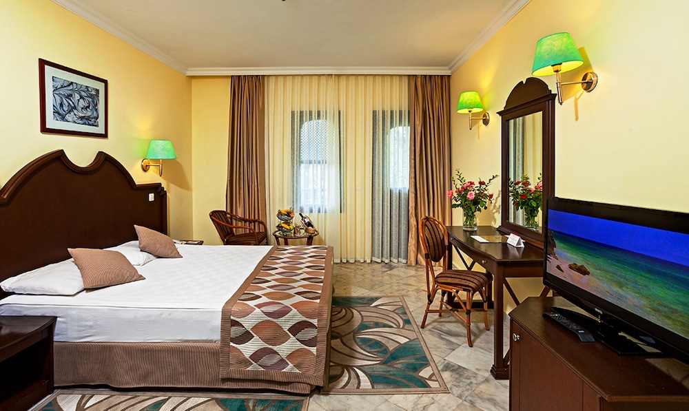 Belconti Resort Hotel 27/87