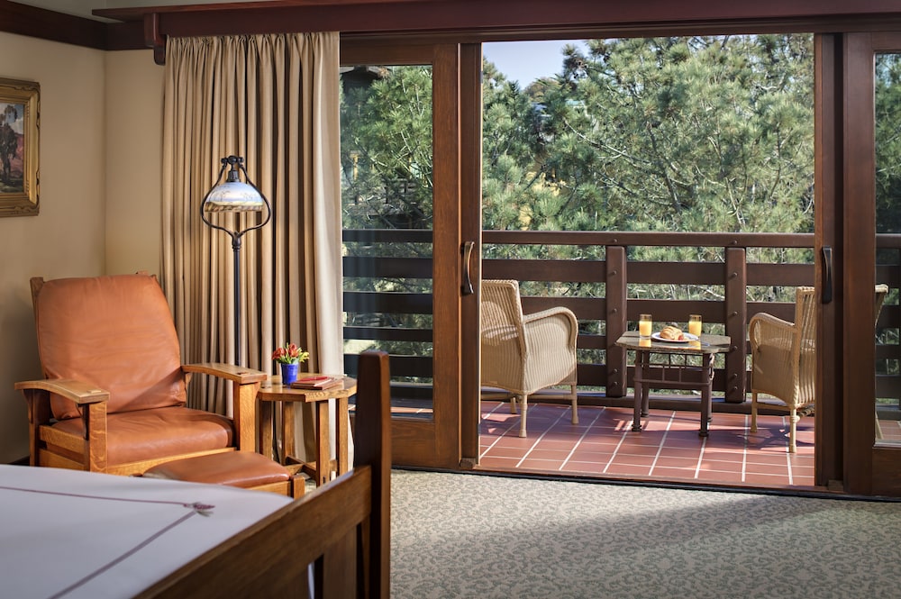 Lodge At Torrey Pines 34/80