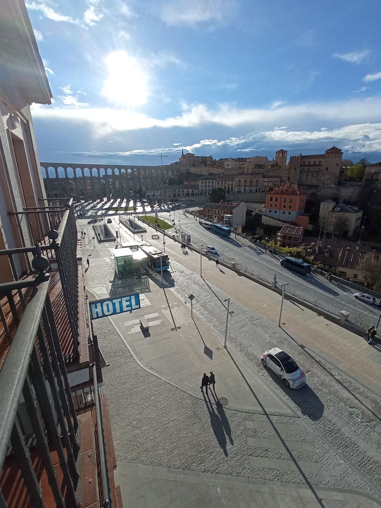 Hotel ELE Acueducto 53/57