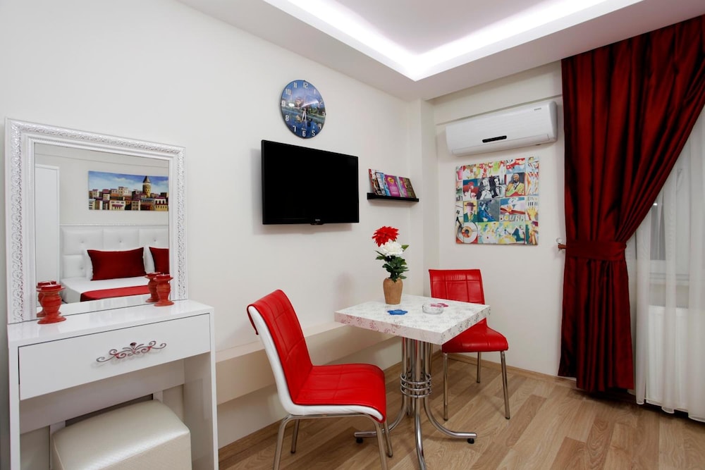 Taksim Istiklal Suites 12/20