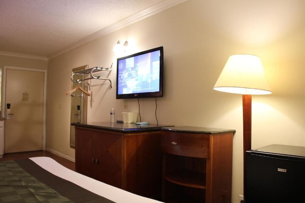 Garden Inn San Gabriel 4/57