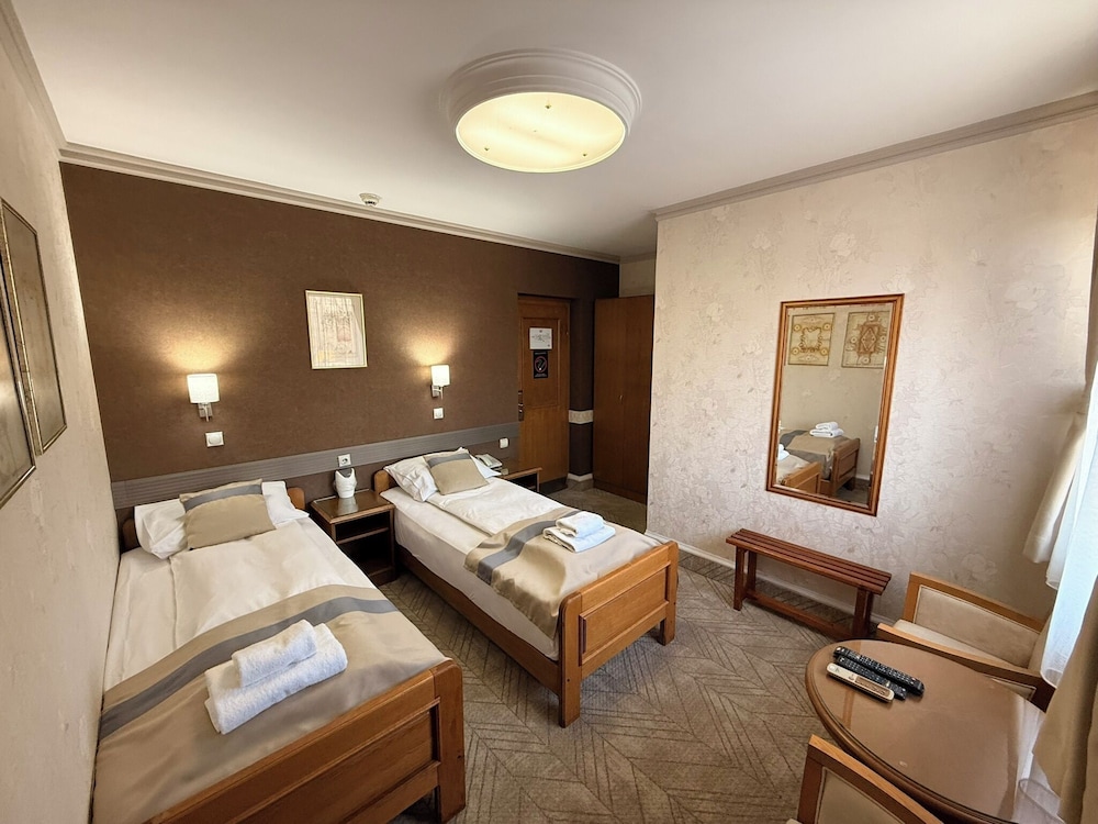 STANDARD, TWIN BEDS