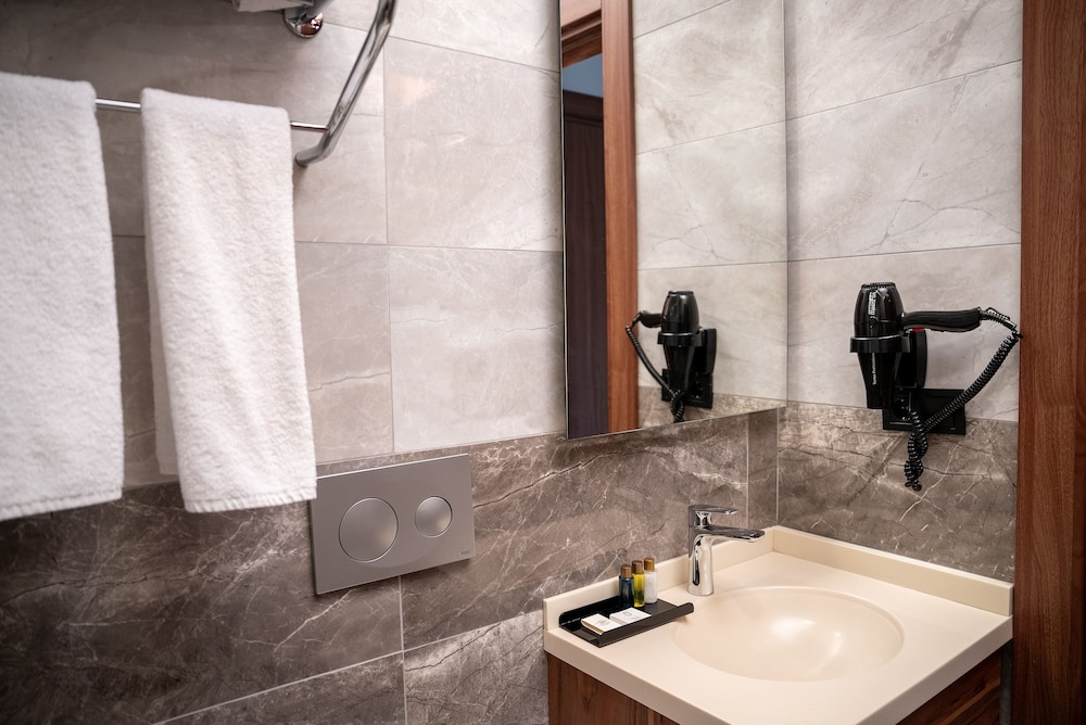 Mari Suites Hotel 63/63