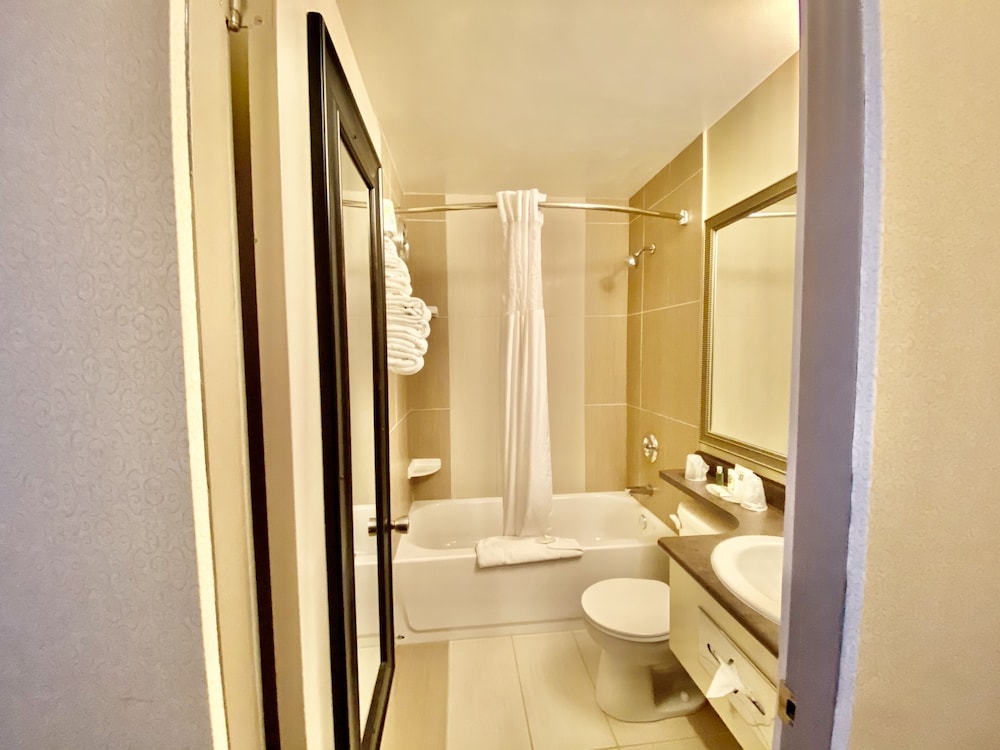 Ramada by Wyndham Whitecourt 47/48
