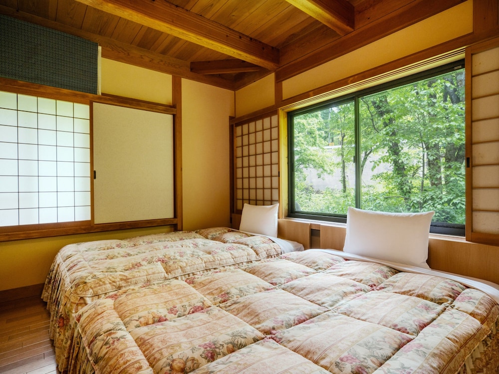 Private, Cottage, Twin Beds, 6 Futon Beds