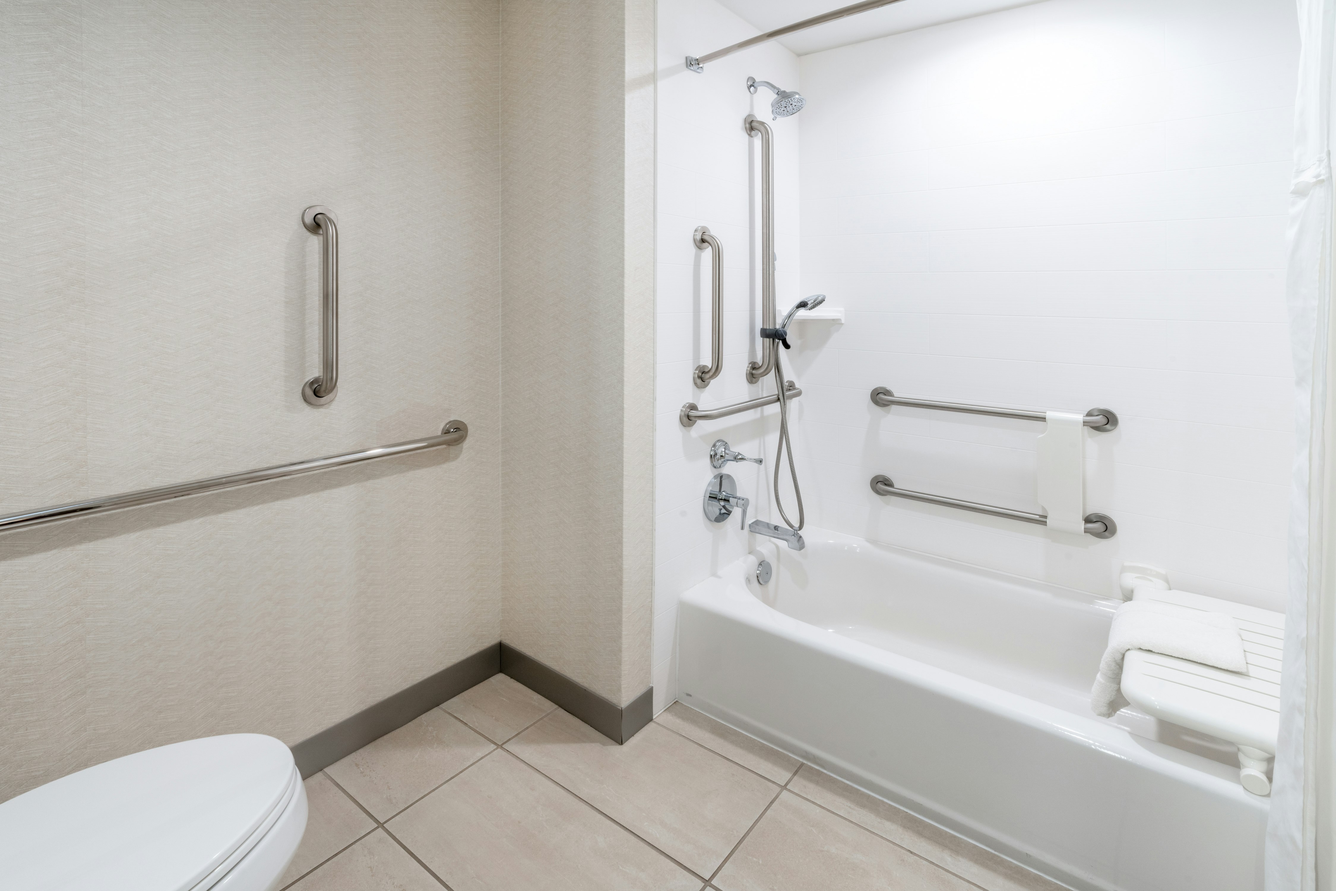 Room, King Bed, Bathtub, Accessible, Hilton Garden Inn Trinidad Downtown 2/2