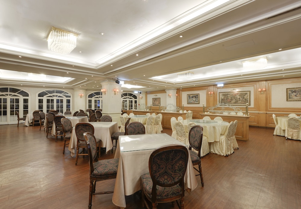 Forbes Hotel 20/20