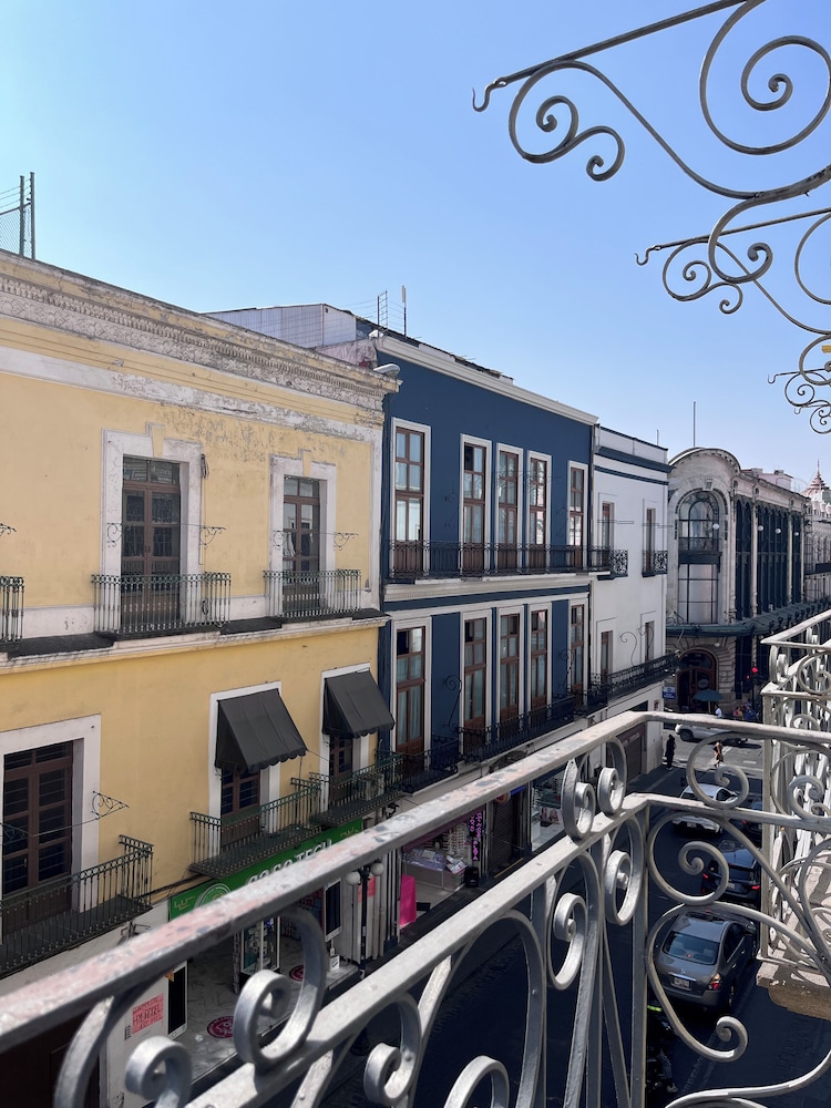 Hotel Alhaja 7/50