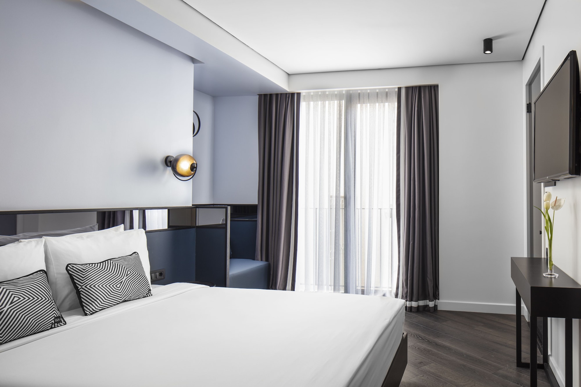 SUPERIOR, KING BED