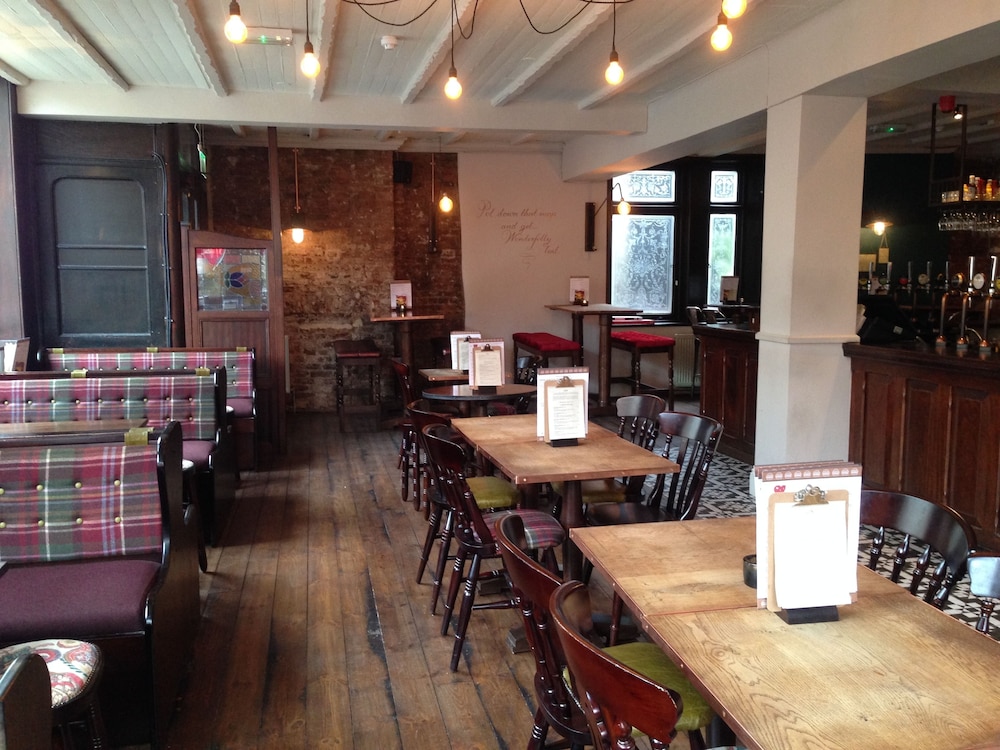 Publove Exmouth Arms Euston 33/41