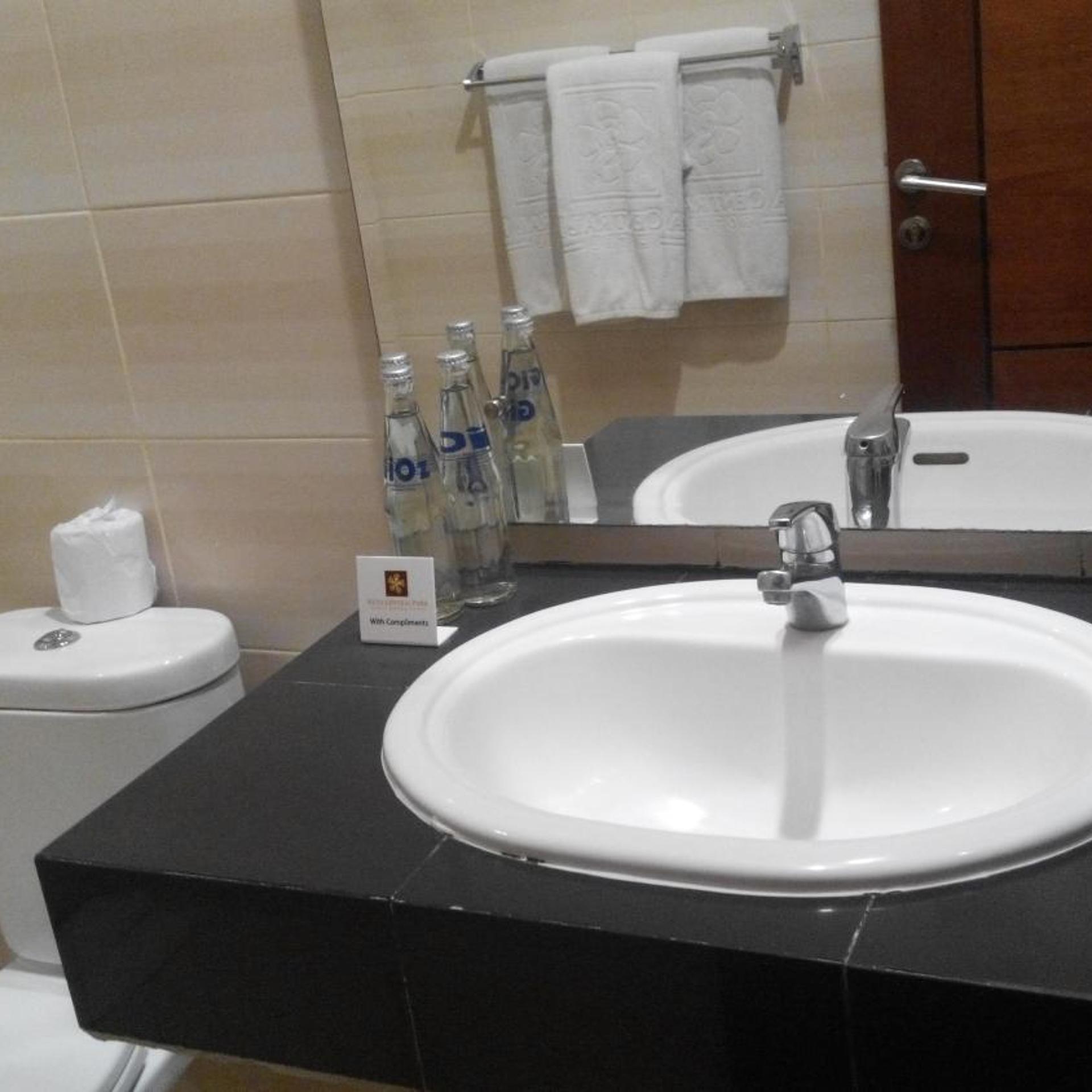 Room, Quadruple, Double Bed, No Window، Kuta Central Park Hotel 4/5