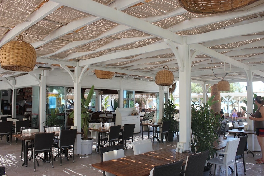 Viras Hotel 32/45