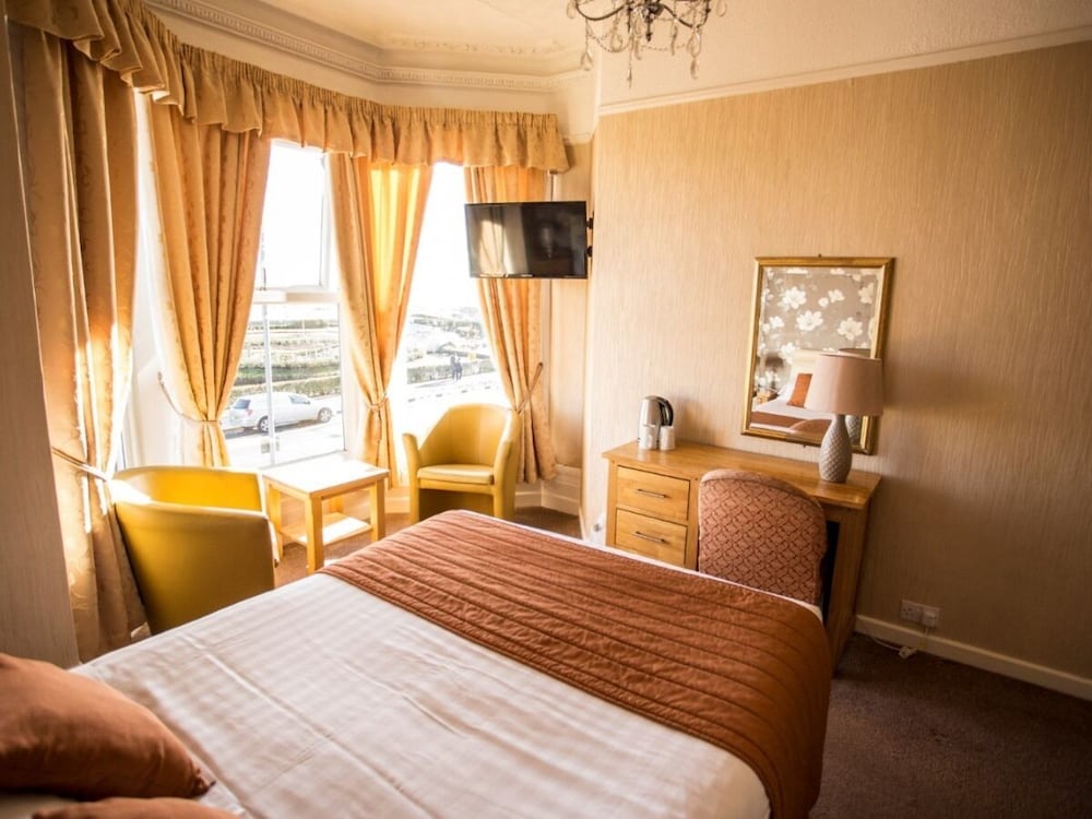 Furzedown Hotel 36/74
