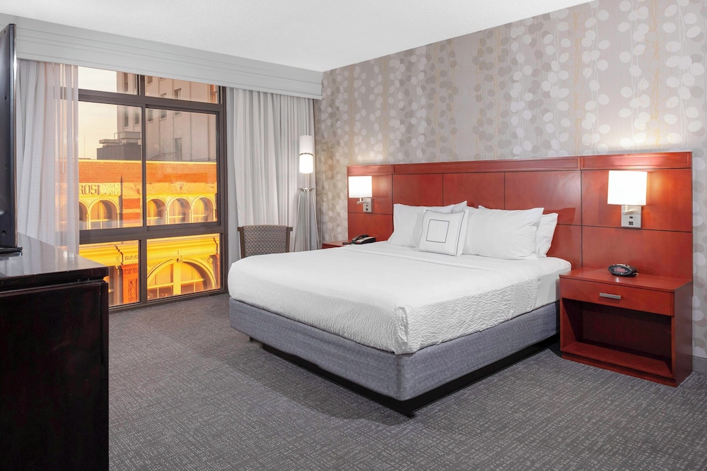 Room at Courtyard By Marriott Downtown Memphis, MEMPHIS - TN