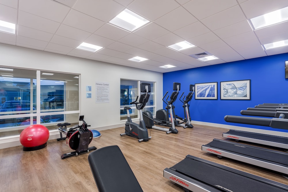 Holiday Inn Express Suites Rice Lake 36/72