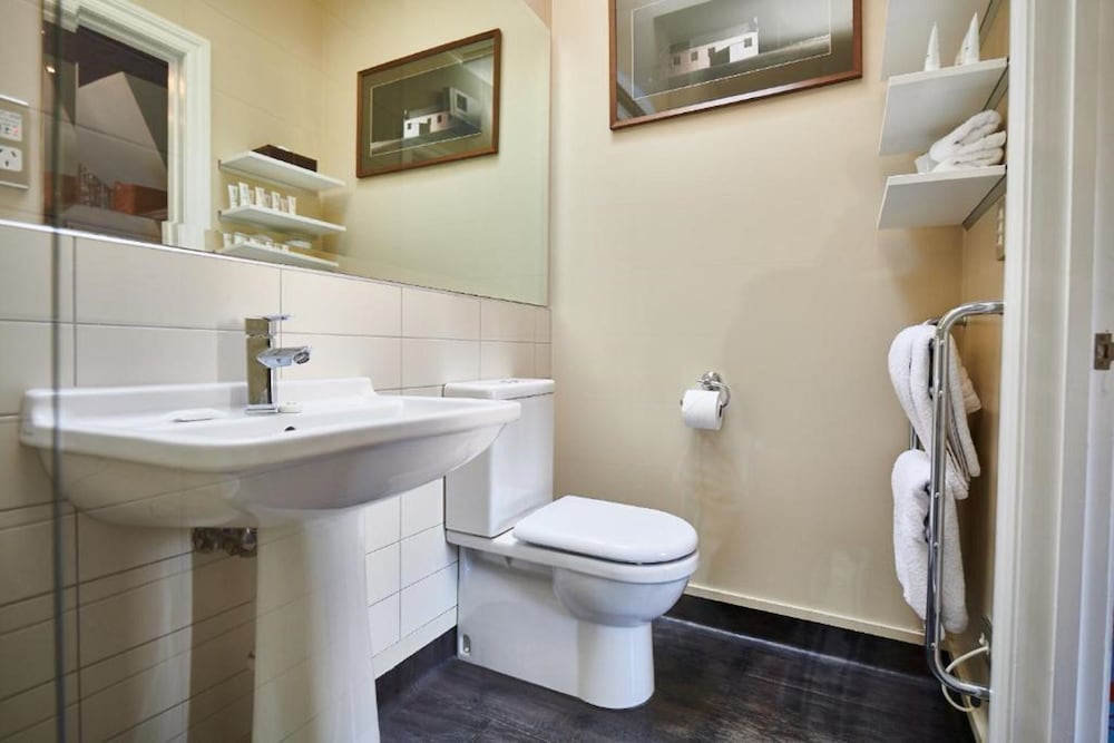 Dairy Private Luxury Hotel 13/81