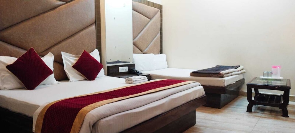 Hotel Indo Continental 8/20