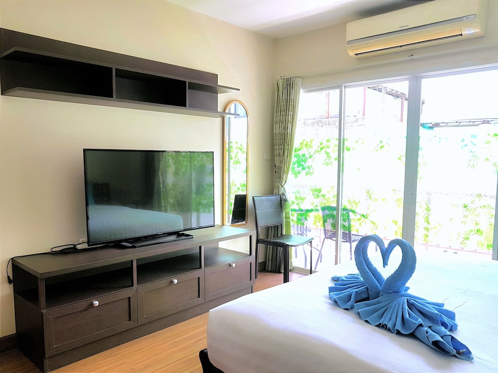 Patong Beach Phuket Villa Condo 18/50