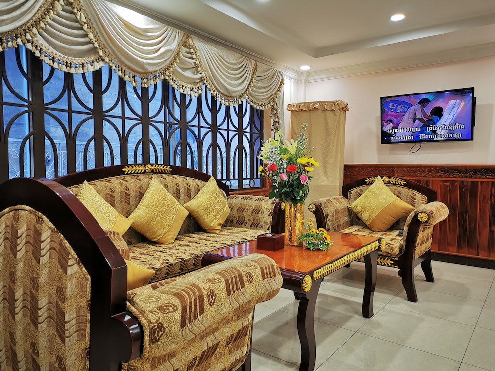 Rain Rock Hotel 24/46