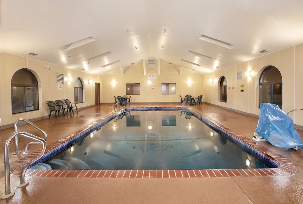 Super 8 By Wyndham St Charles 21/25