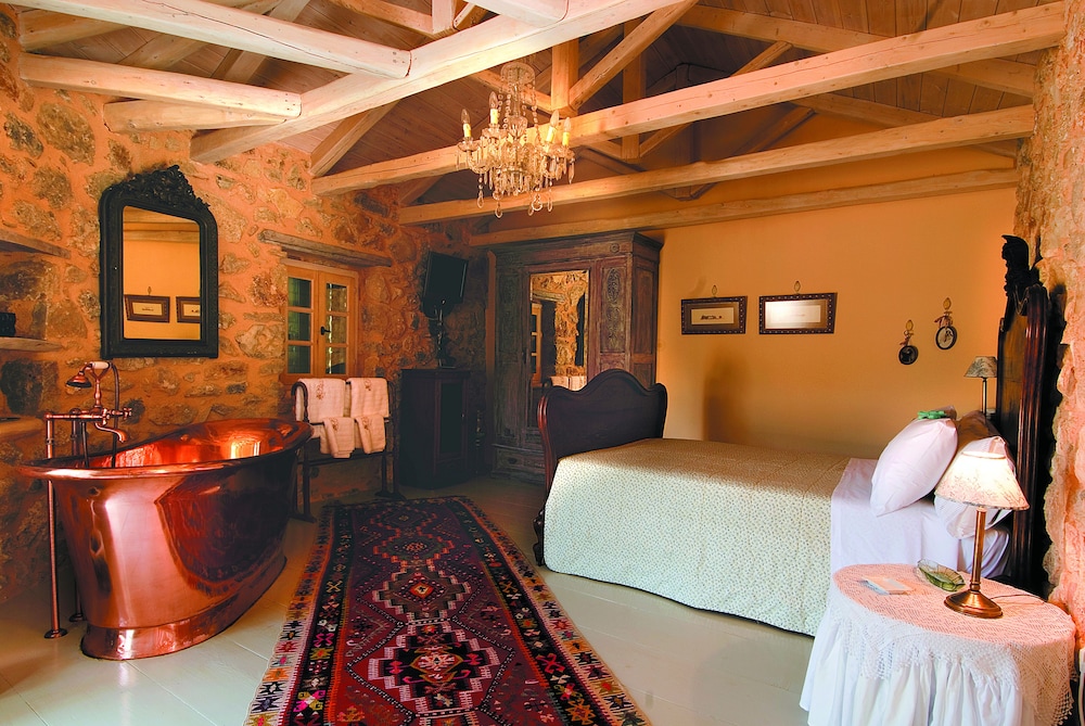 Pavezzo Country Retreat 38/45