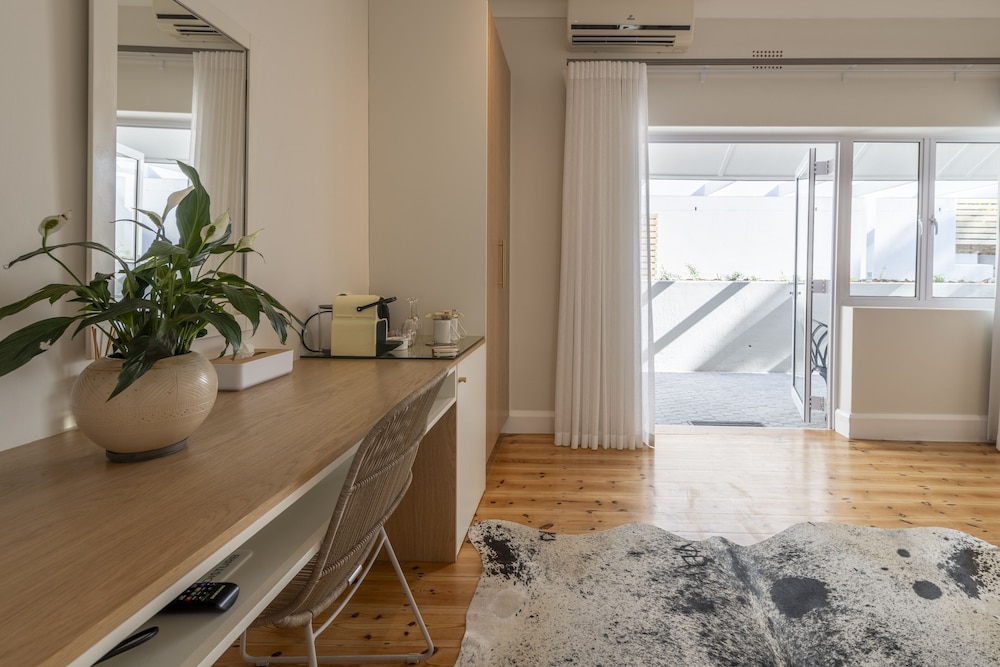 Hide Away Guest House 42/70