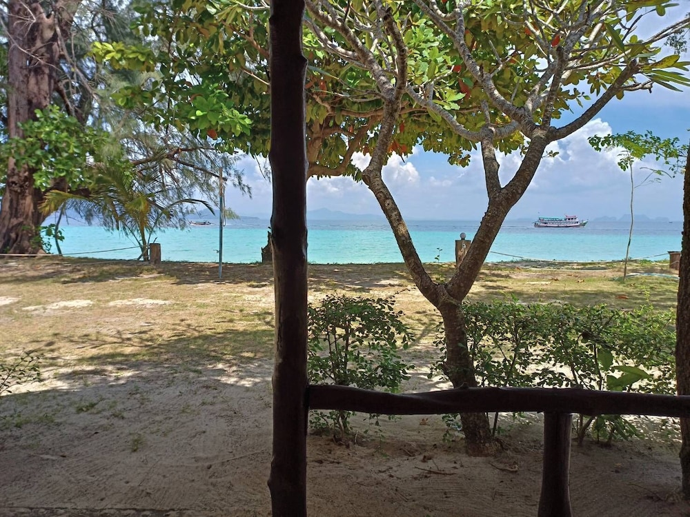 Kradan Beach Resort 30/48