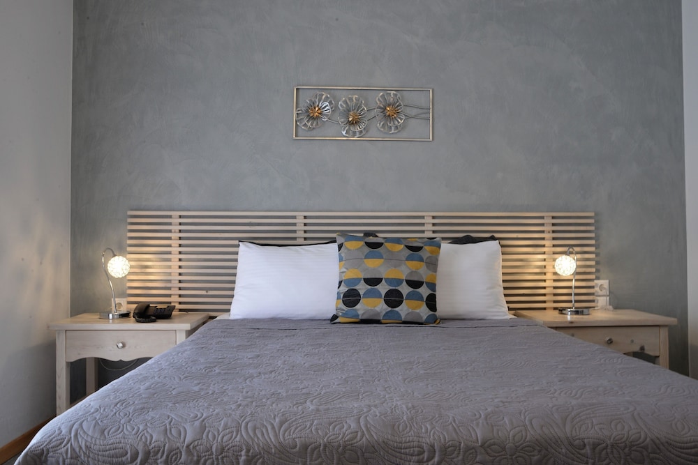 Marabou Hotel 10/50