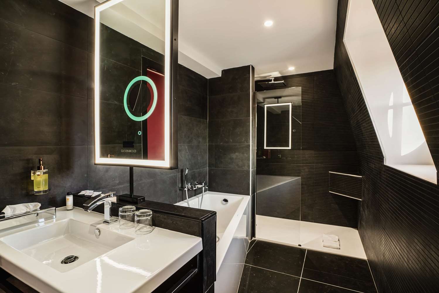 Best Western Premier Hotel De La Cite Royale 52/54