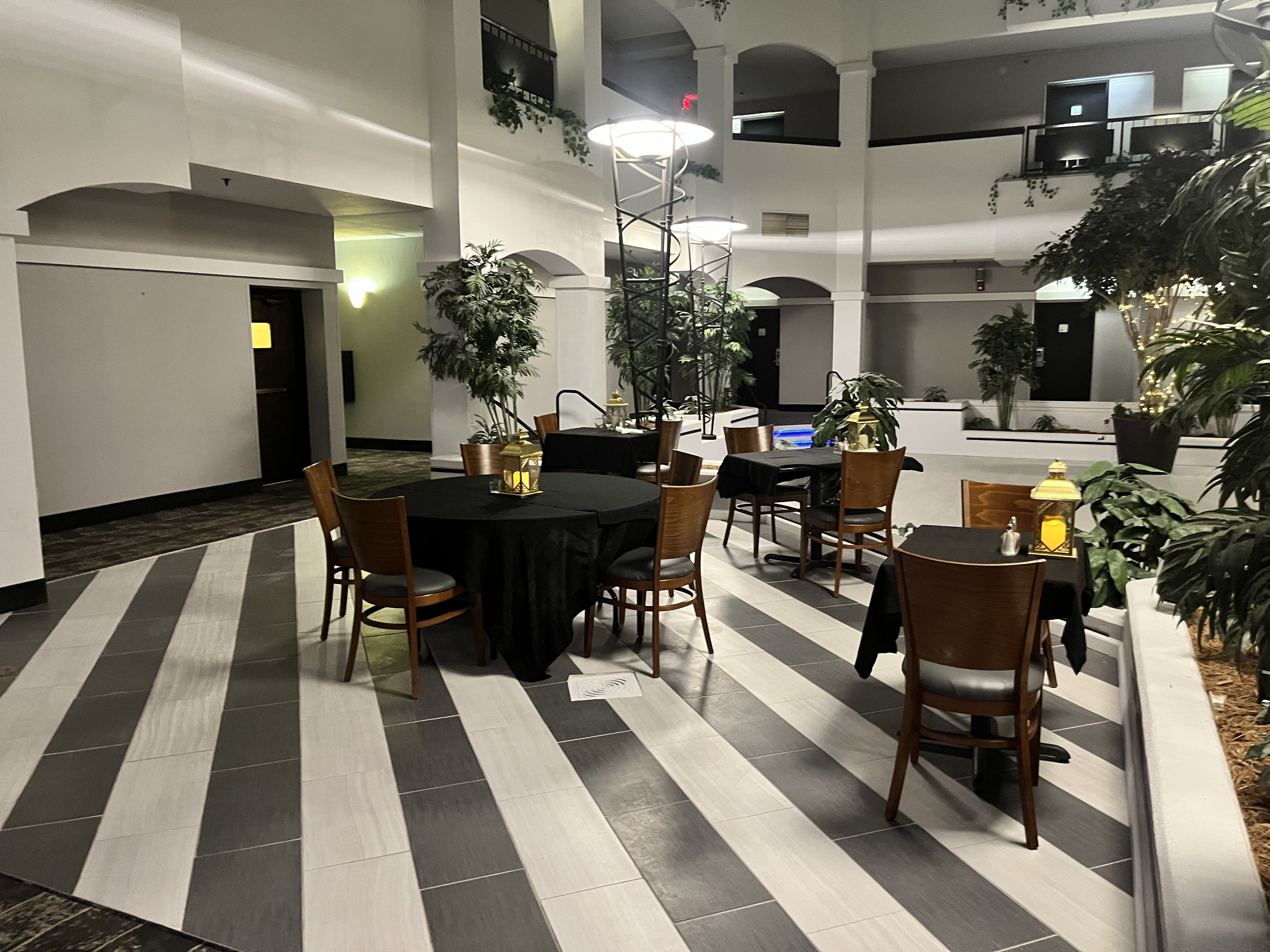 Holiday Inn Hotel And Suites Springfield I 44 46/77