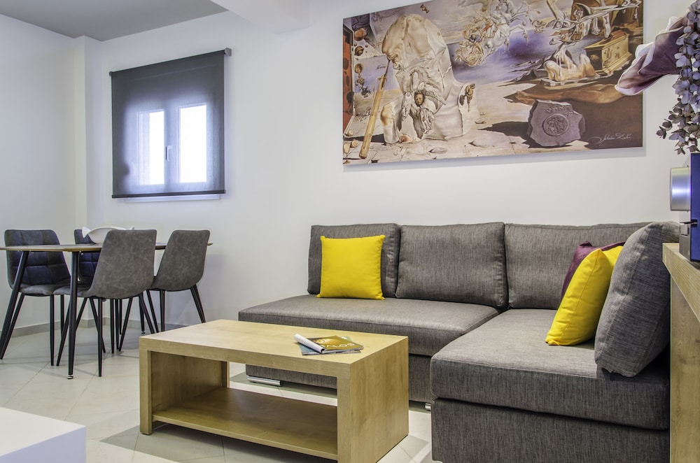 Talos Luxury Suites 24/50