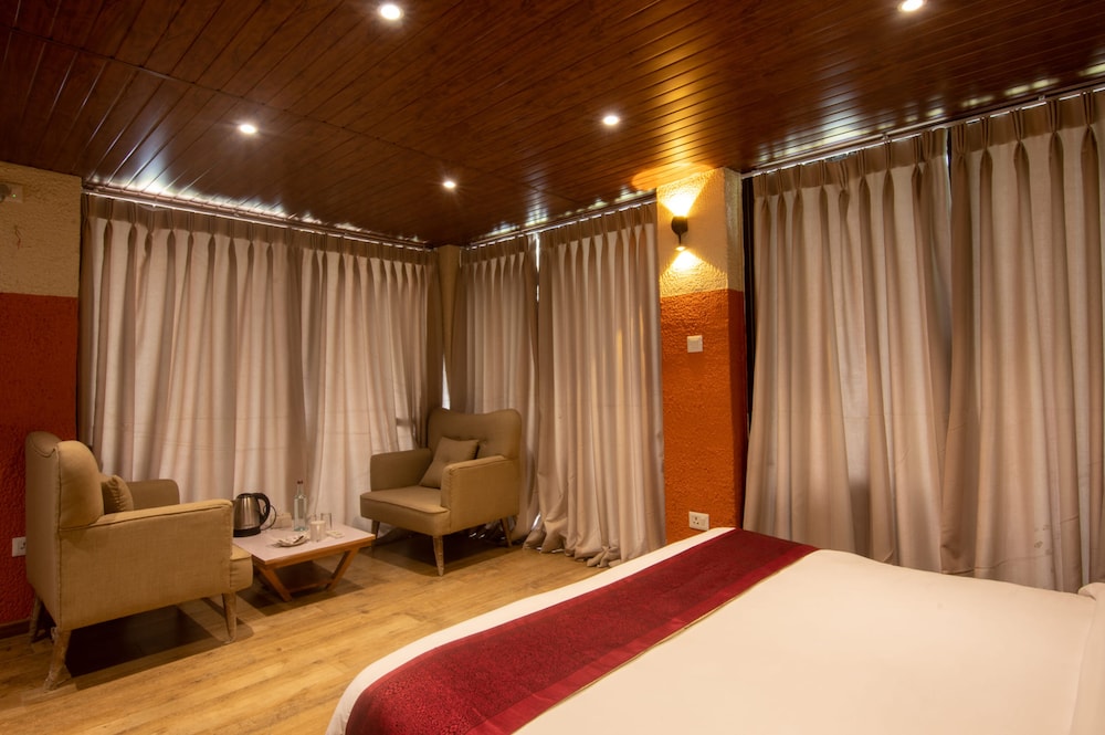 Everest Manla Resort 20/50