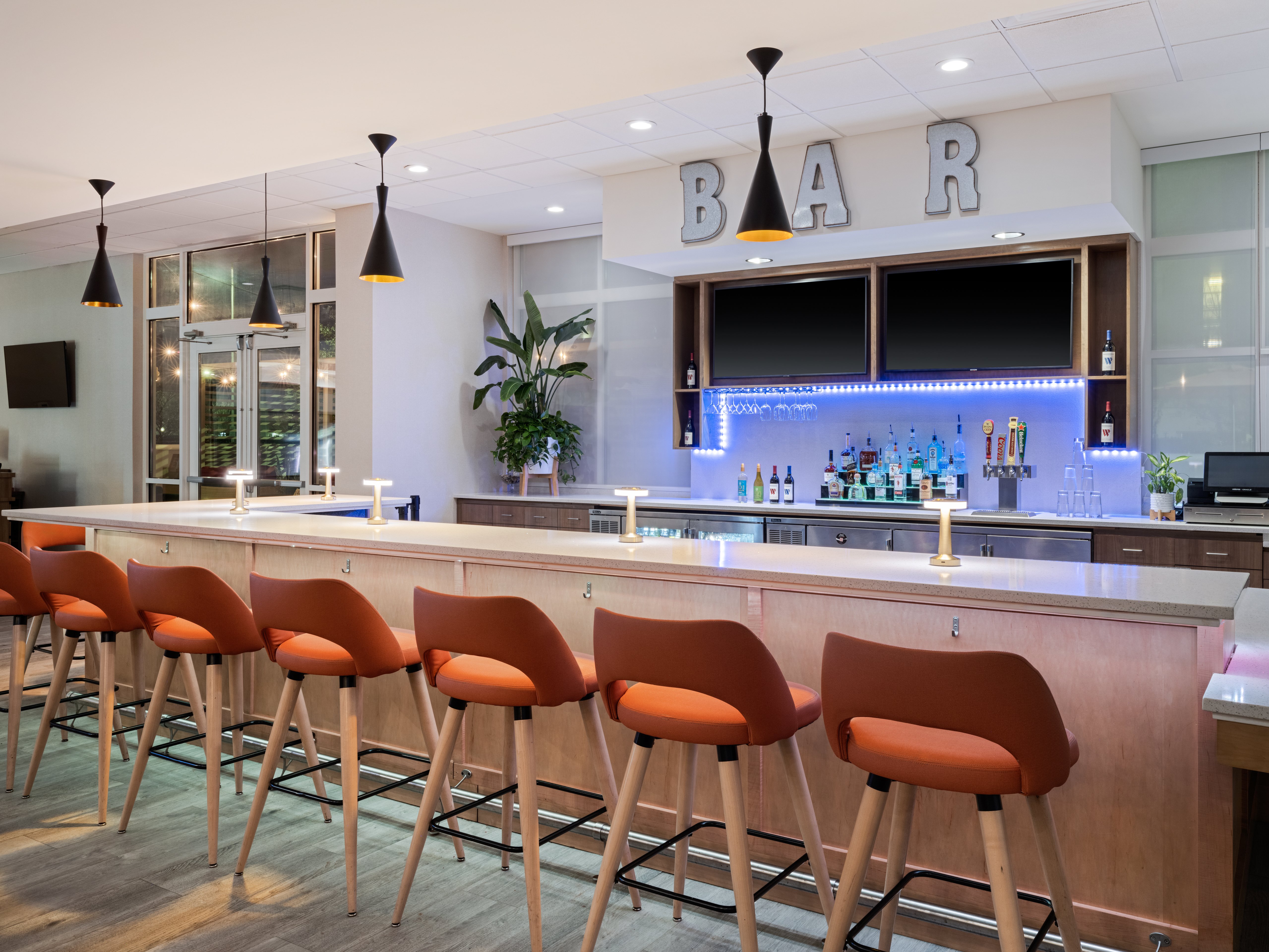 Holiday Inn & Suites Orlando I-Drive - Theme Parks 54/77