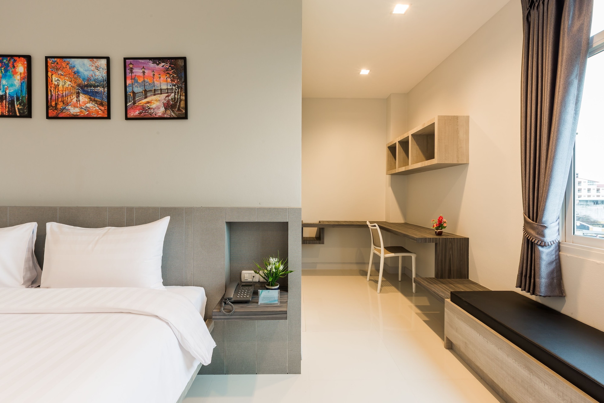 DELUXE, DOUBLE BED