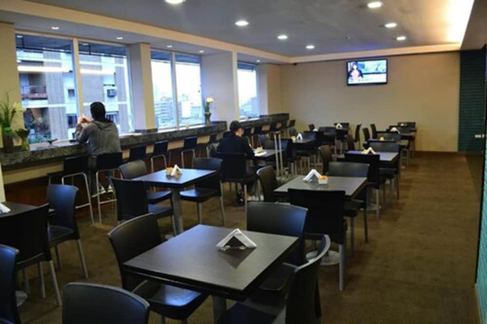 Amerian Tucuman Apart And Suites 43/44