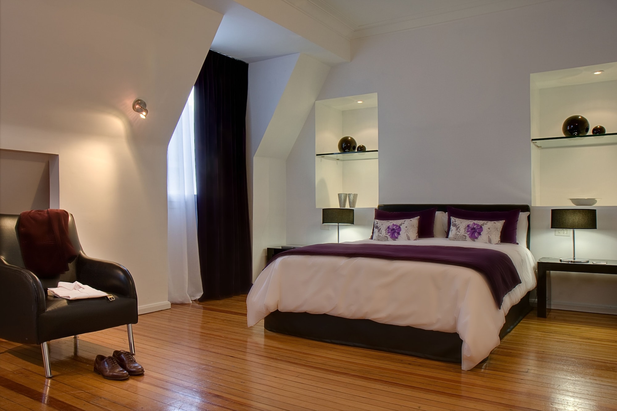 Superior, Queen Bed