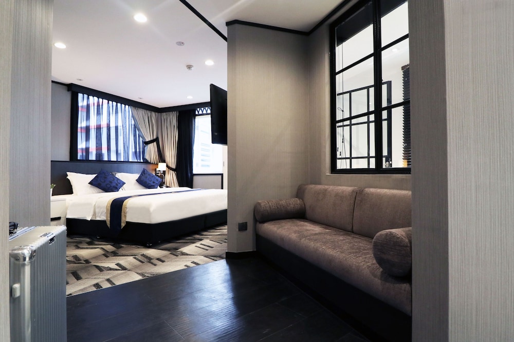 Hotel Nuve Urbane 52/65
