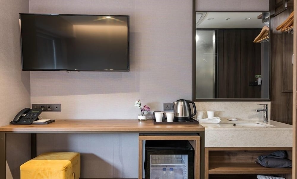 Layers Hotel Hadan 40/50