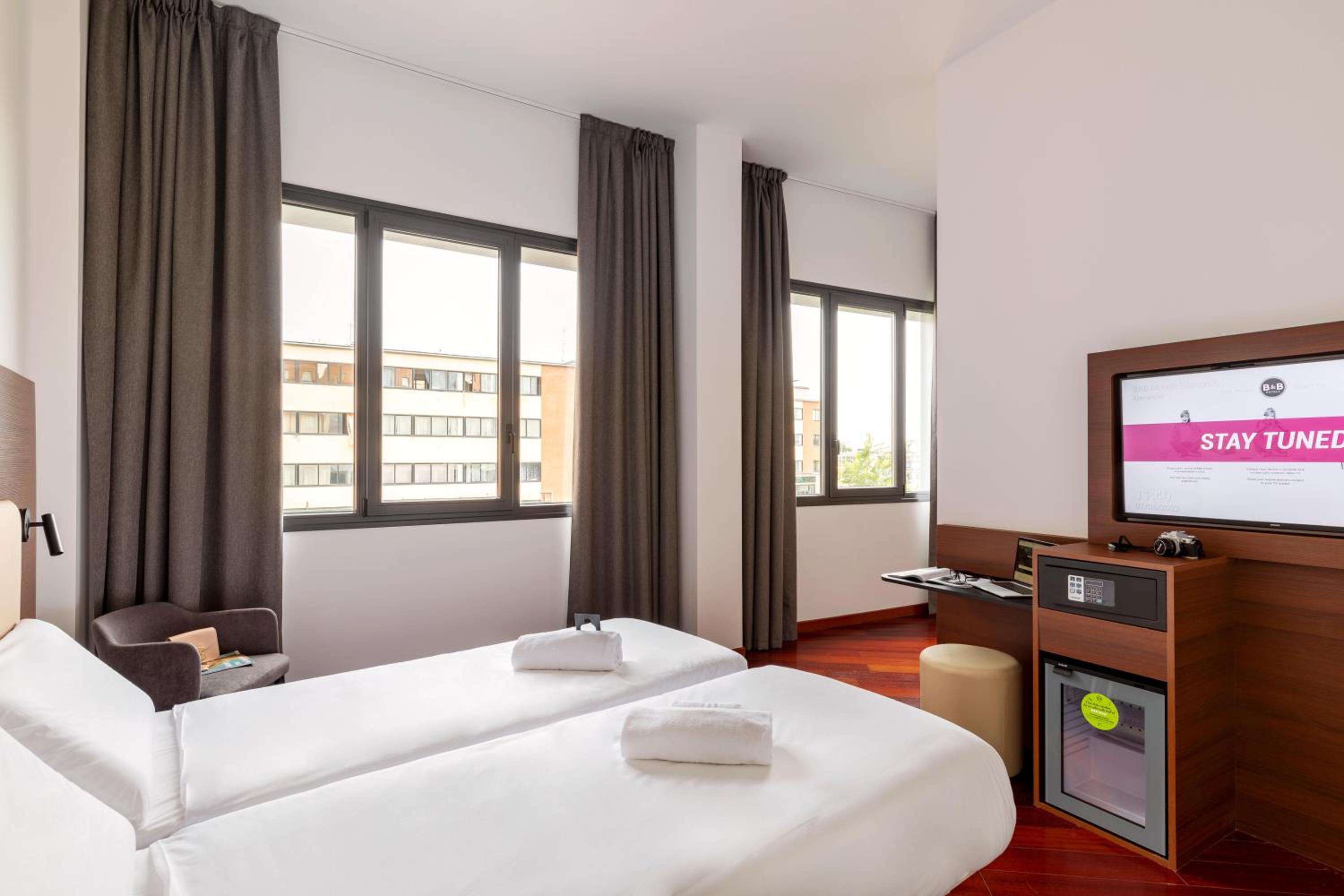 Room, Triple