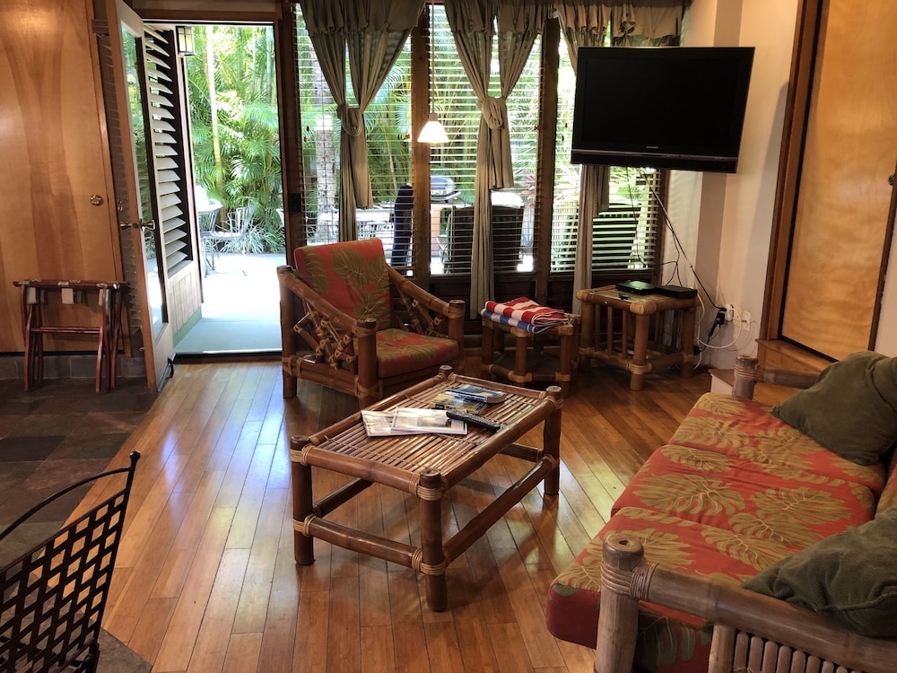 Maui What A Wonderful World B and B 56/76