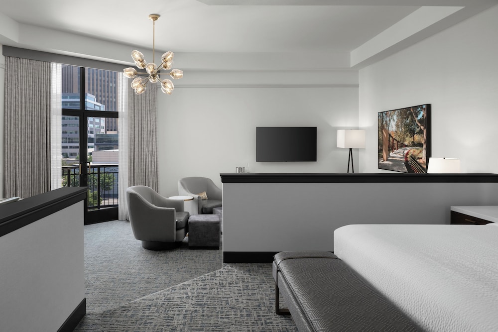 Hotel 43 24/60