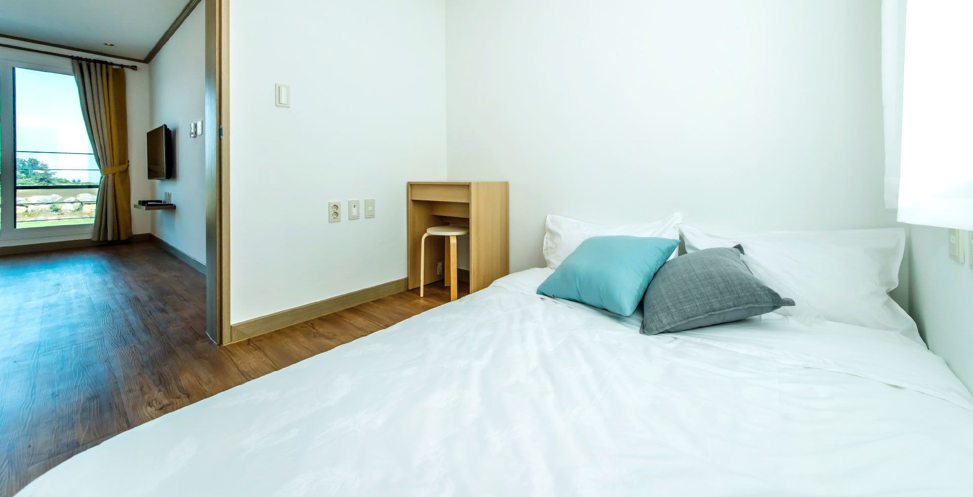 2 BEDROOMS, HOUSE