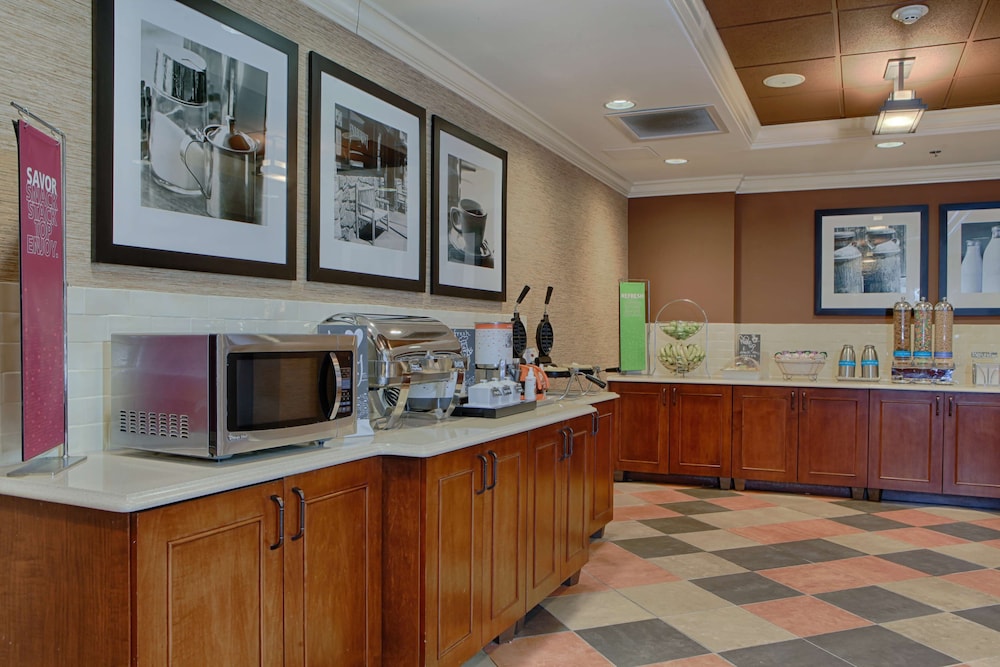 Hampton Inn Atlanta-Canton 9/50