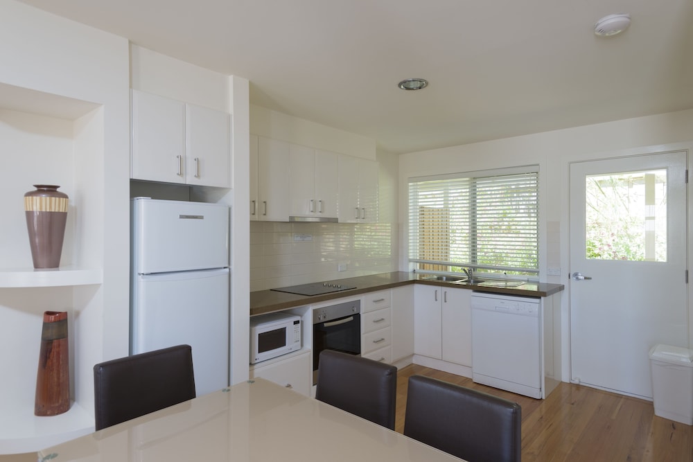 Port Campbell Parkview Motel Apartments 28/64