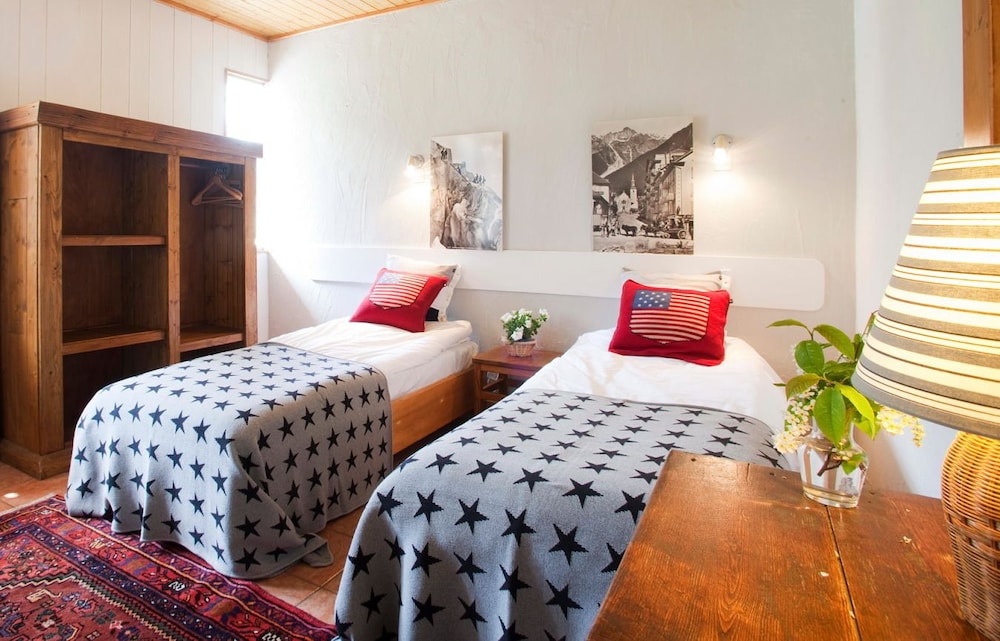 SUPERIOR, TWIN BEDS