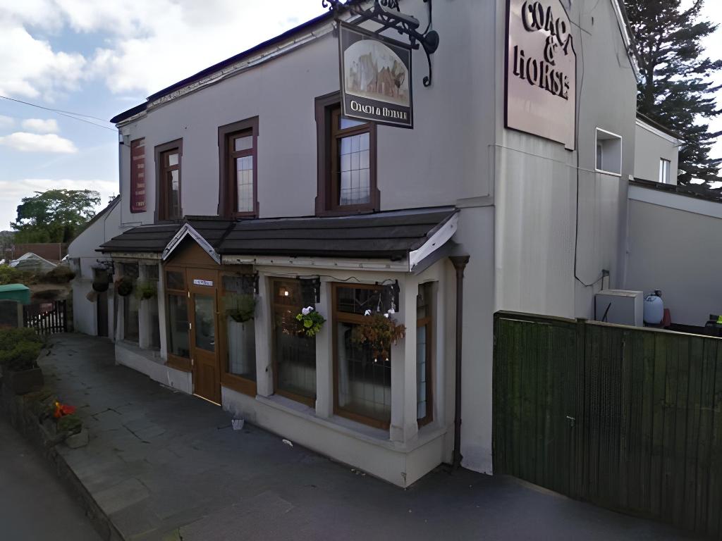 The Coach & Horses Inn 1/6