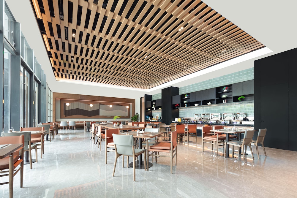 UrCove by Hyatt Hangzhou Xiaoshan Jiangnan Technology City 35/50